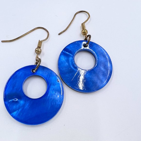 NWOT - Set - Blue Dyed Shell Turquoise Beaded 18” Gold Tone Necklace Set - Picture 8 of 10